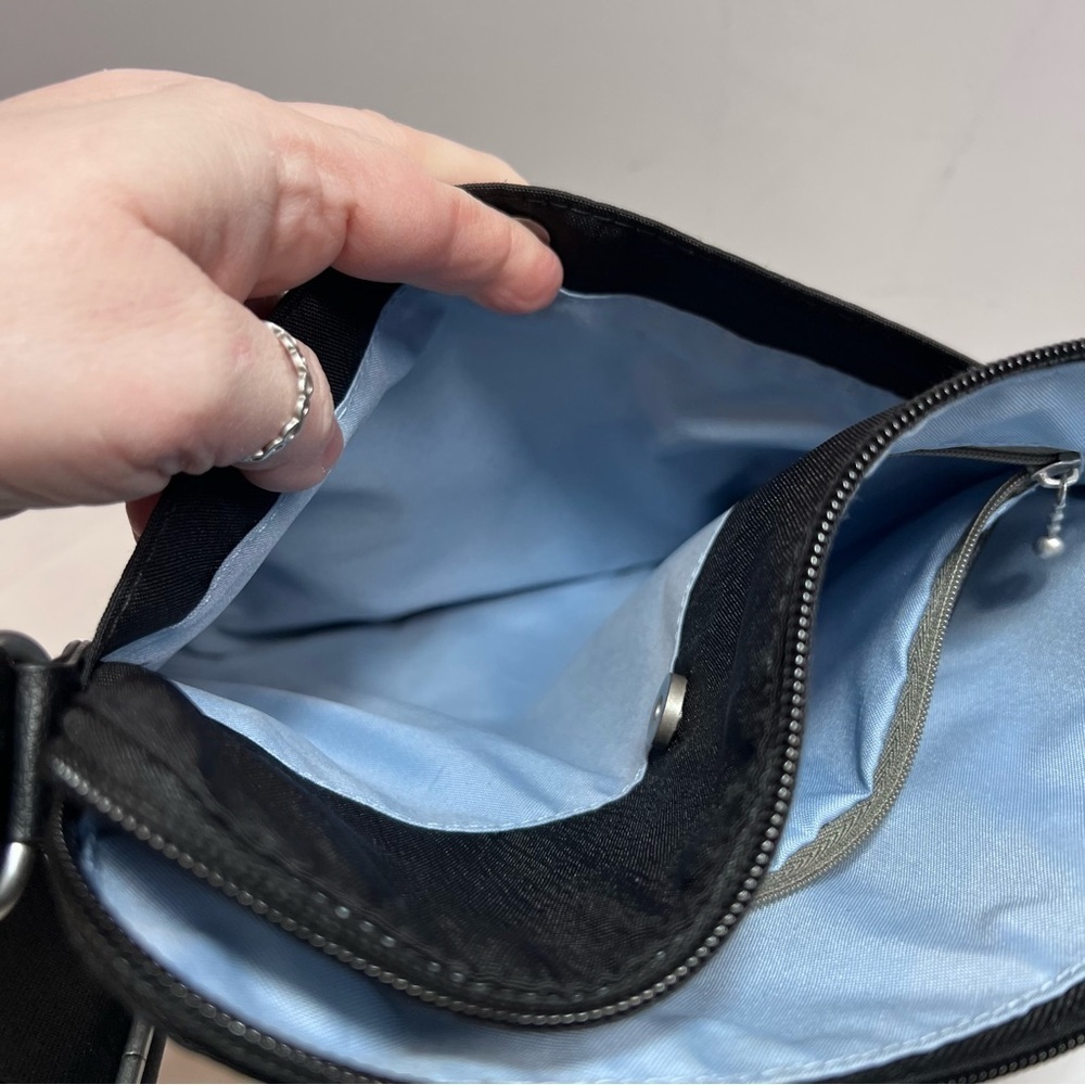 Baggallini medium black crossbody travel packable purse - Picture 6 of 9